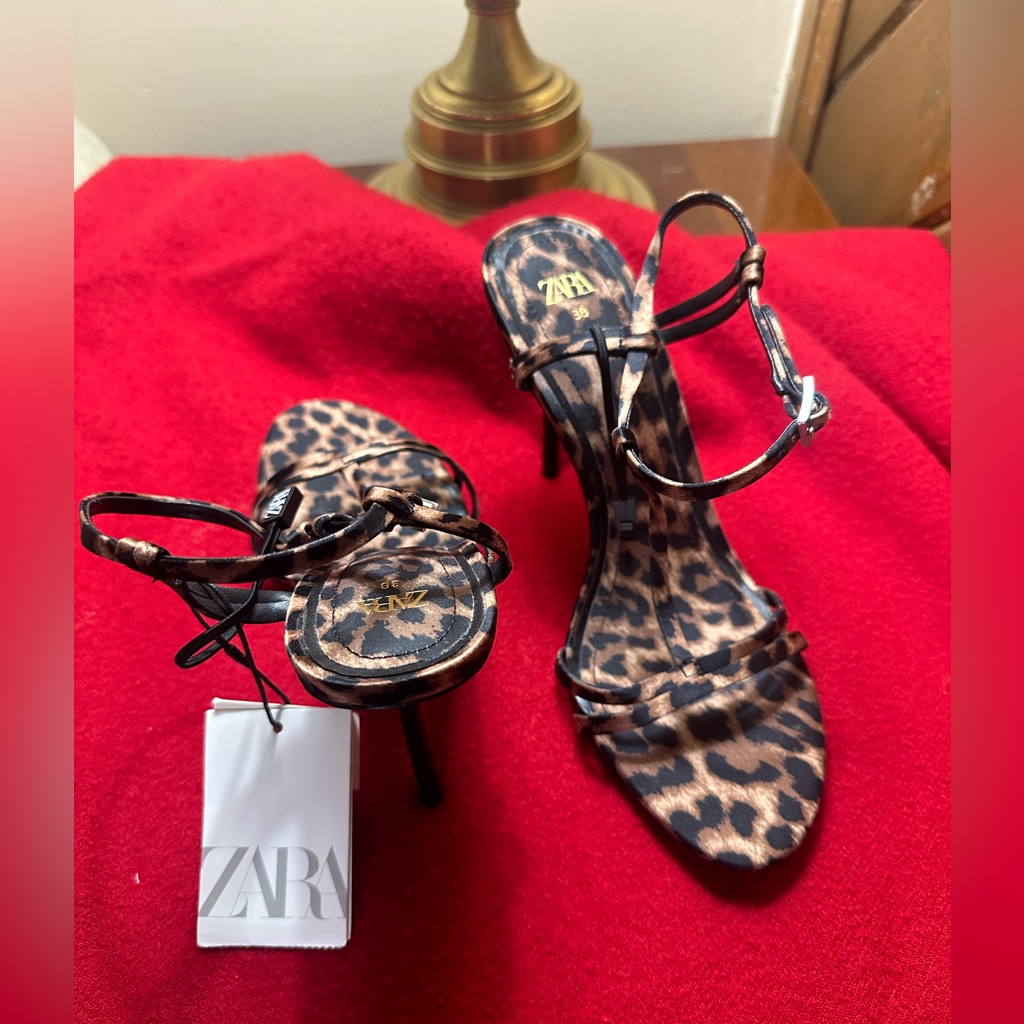 Zara Gorgeous Ladies Shoes Brand New Size 8 Asking 49 Or Best Offer Zara Gorgeous Ladies Shoes Brand New Size 8 Asking 49 Or Best Offer